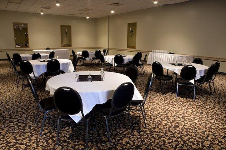 Heritage Inn Hotel & Convention Centre - Муус Джоу Съоръжения снимка