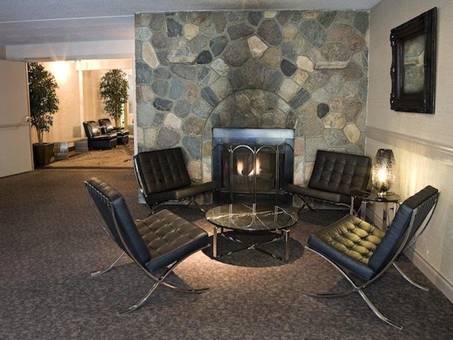 Heritage Inn Hotel & Convention Centre - Муус Джоу Интериор снимка